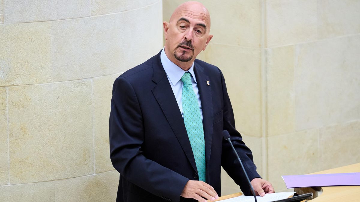 El consejero de Salud del Gobierno de Cantabria, César Pascual (PP).
