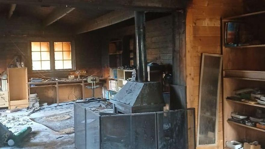 Arde un aula de la escuela rural de Caneto, en Huesca, al incendiarse una estufa de leña