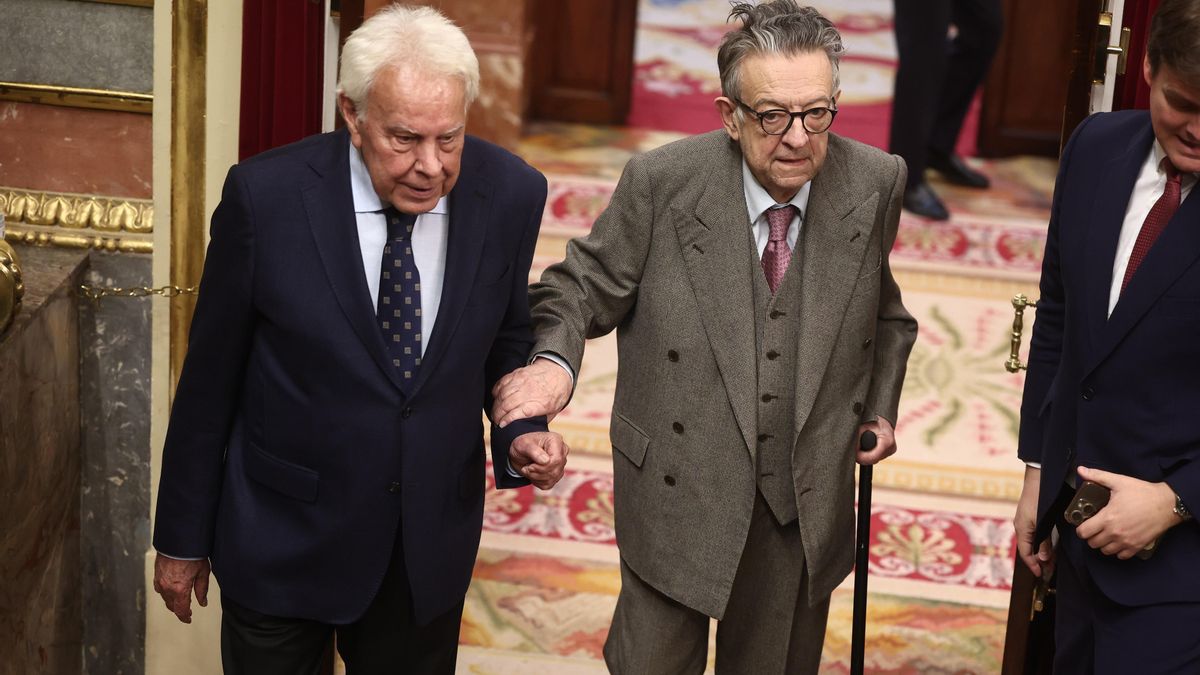 Felipe González, preguntado por si ha reconsiderado su decisión de no votar a Sánchez: "No, me insultan"