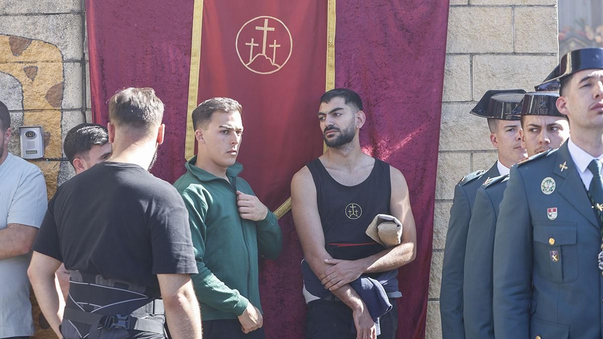 La salida de la Hermandad de la Conversión, en imágenes