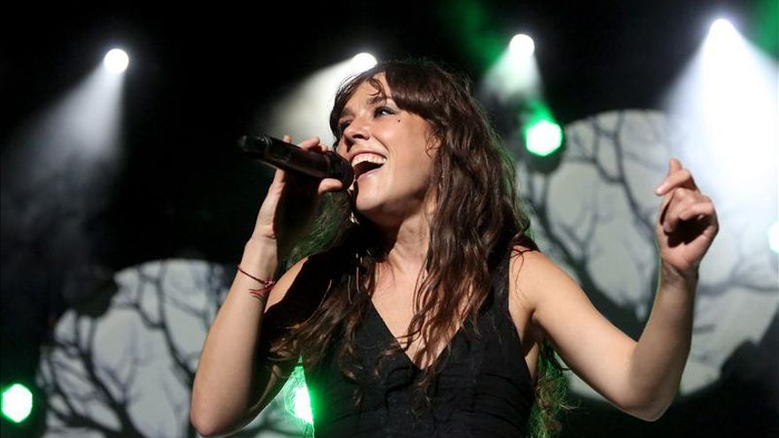 La cantante francesa Zaz ofrece un adelanto de su nuevo disco con "On ira"