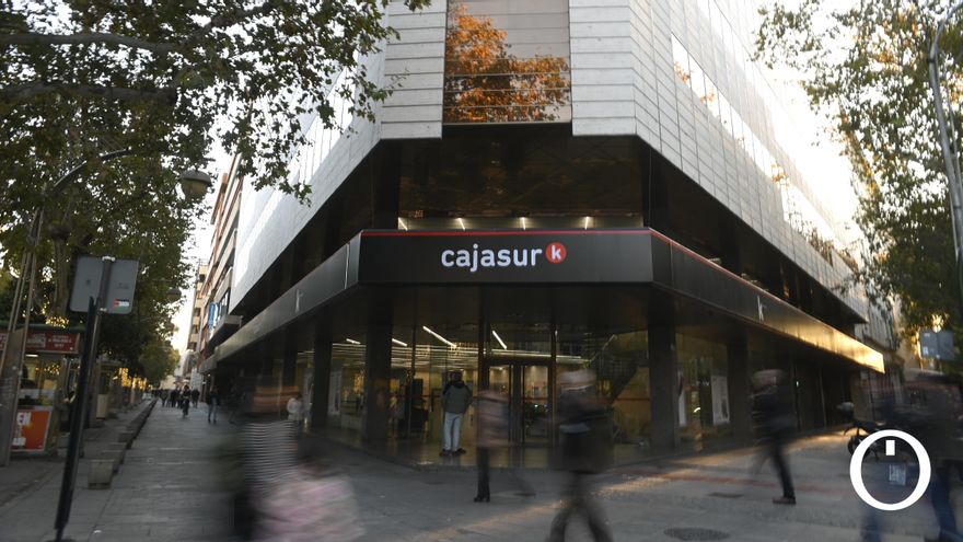 Kutxabank inicia la integración total de Cajasur, que desaparecerá como marca comercial