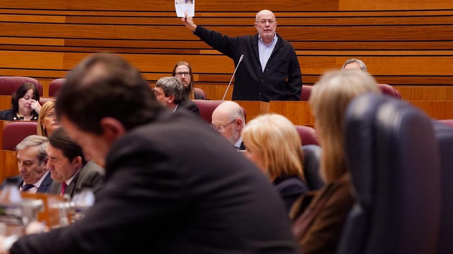 La orden de no derivar mayores residentes a hospitales en pandemia vuelve al debate político de Castilla y León