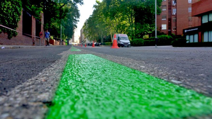 Almeida avisa a 12.000 coches sin etiqueta de que les va a dar de baja en el SER y no podrán aparcar en su barrio