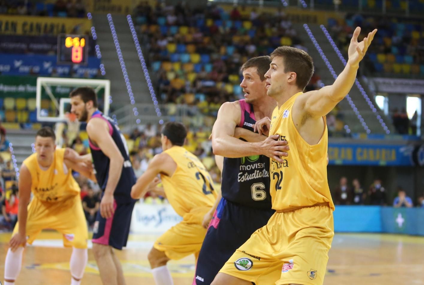 Imágenes del partido entre el Herbalife Gran Canaria y el Movistar Estudiantes. (Alejandro Ramos).