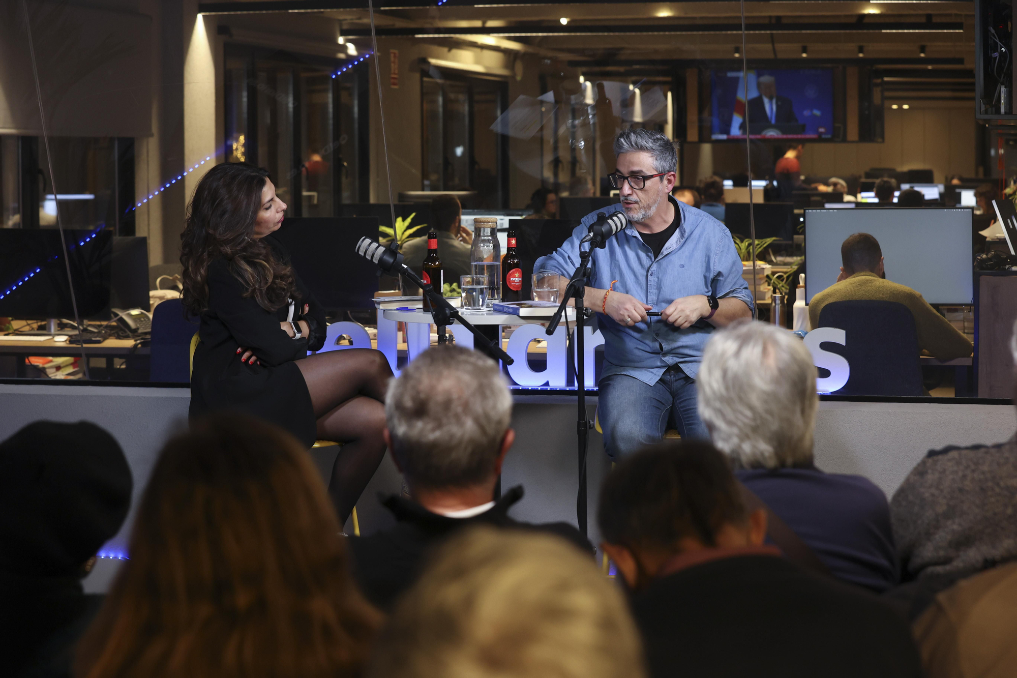 Jesús Bastante, entrevistado por la subdirectora de elDiario.es, Natalia Chientaroli