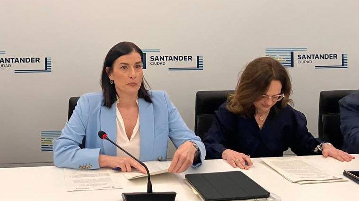 La alcaldesa de Santander: "A ver si por decirle a la gente que venga tengo yo la culpa de que se caiga una pasarela"