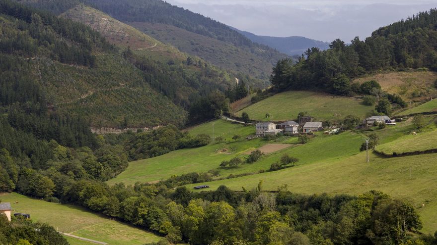 Pequeña Guía de Los Oscos y Carballido: montes salvajes en la frontera galaicoasturiana