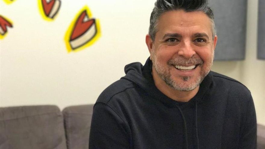 Luis Enrique quiere inspirar a los inmigrantes con su autobiografía