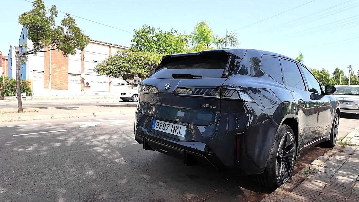 Un viaje al futuro de varios días navegando en el BMW iX3