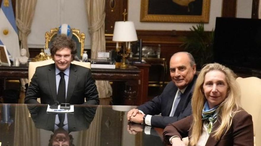 El equilibrio invisible: Milei reordena su mesa chica en silencio y pone a Francos en el centro