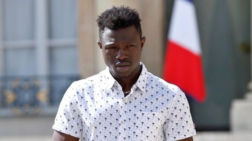 Regularizada la situación en Francia del joven malí que salvó al niño en París