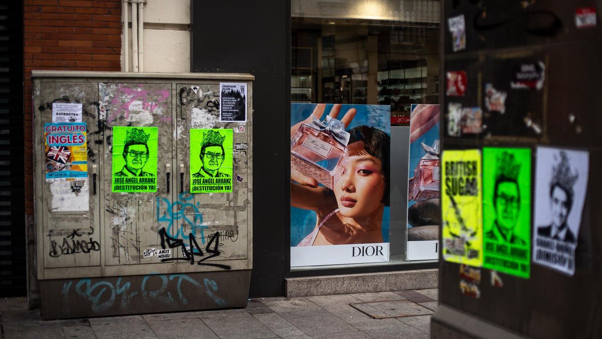 Aparecen carteles en la provincia de León que piden la dimisión de Quiñones y del Director General de Política Forestal