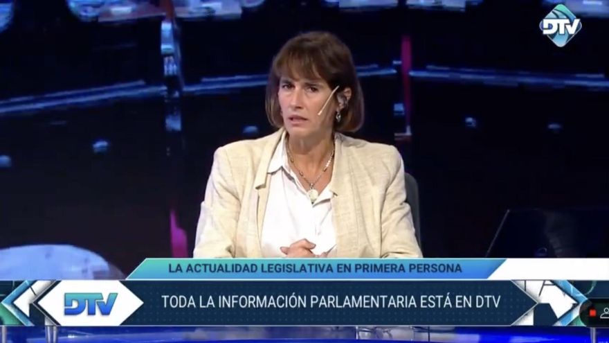 "No se puede hablar de la Comisión de Juicio Político": censuran en directo a una periodista de Diputados TV