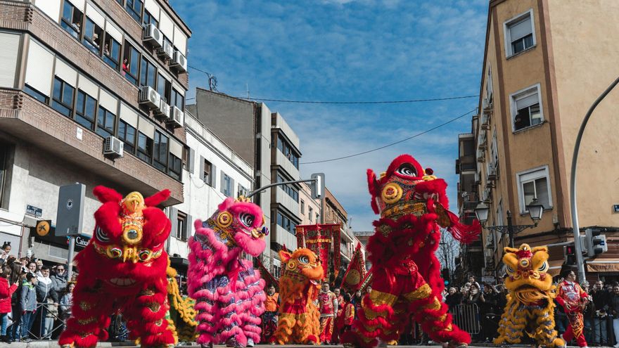Gran Desfile por el Año Nuevo chino 2025 en Usera con serpientes gigantes y música en directo: fecha, horario y recorrido