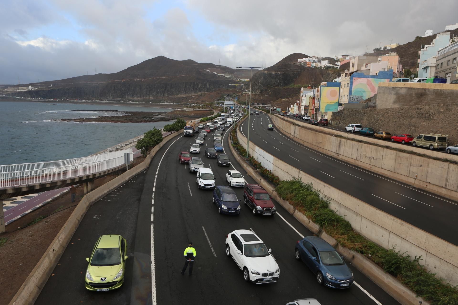 Accidente en la Avenida Marítima y retenciones.(ALEJANDRO RAMOS)