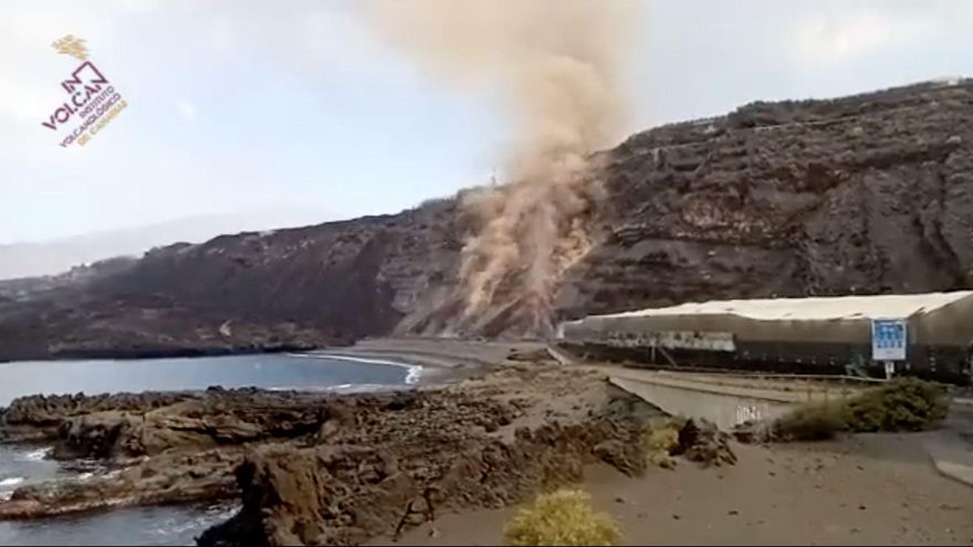 La lava en Los Guirres tiene "demasiado que rellenar" para llegar al mar
