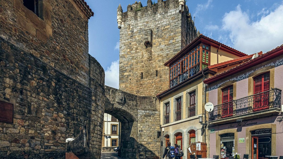 Plaza del Ayuntamiento de Salas (Asturias)