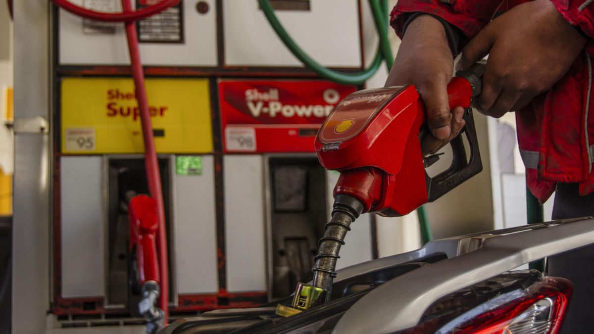 Vila y Manzano ofrecen US$1.400 millones para quedarse con la red de estaciones de servicio de Shell