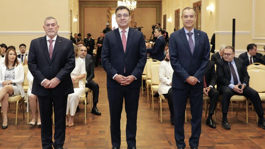 Juran ante Peña los nuevos embajadores de Paraguay en Bolivia, Ecuador y Perú