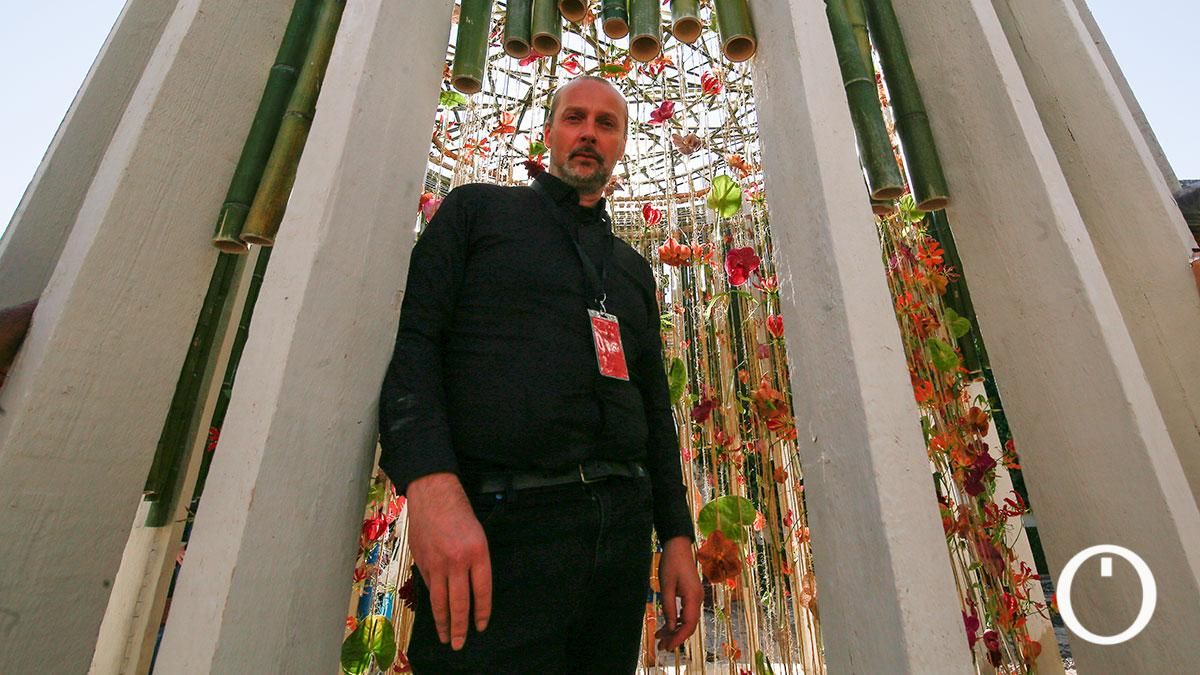 Instalación de Flora 2021 en el Palacio de Viana