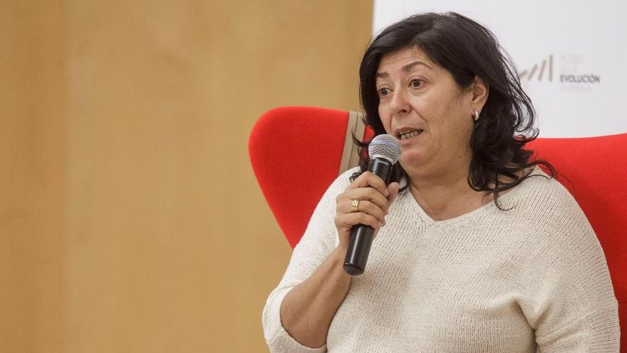 Almudena Grandes, en la presentación de uno de sus libros en Burgos en 2014. // Ricardo Ordóñez / ICAL