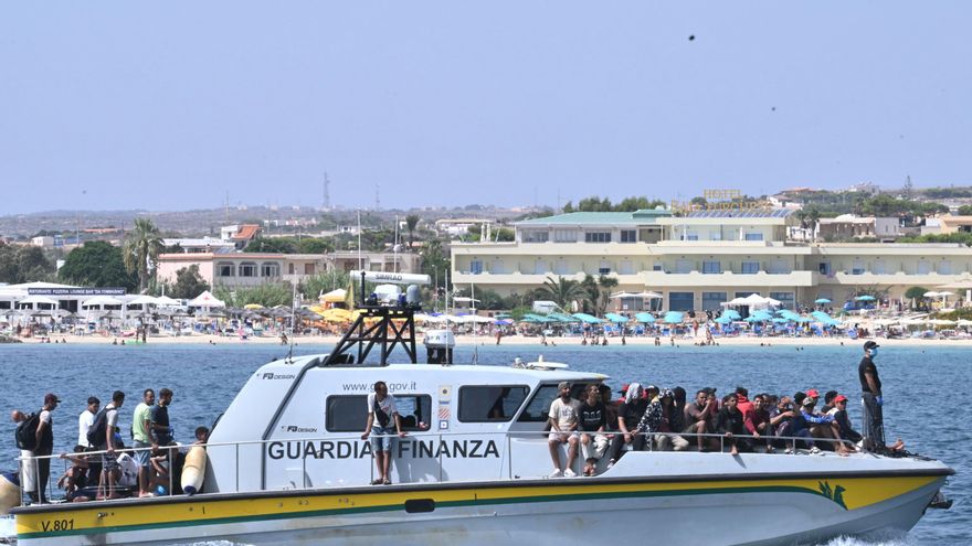 Casi 300 migrantes, entre ellos muertos, llevados a la isla italiana de Lampedusa durante la noche