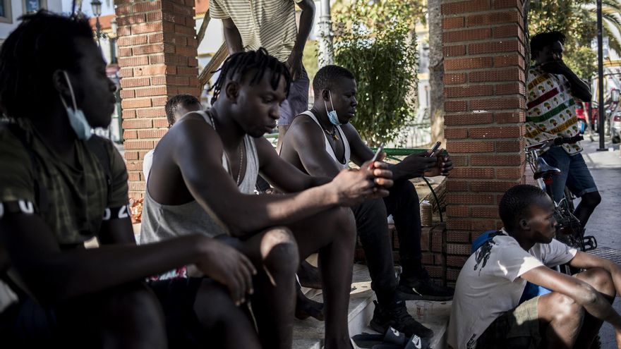 Desahuciados por el fuego: los temporeros de Lepe exigen dignidad