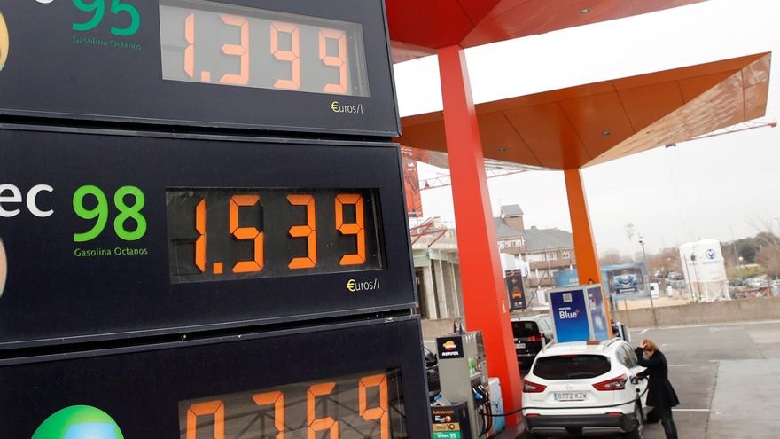 El consumo de carburantes cae un 18,5 % en febrero respecto a hace un año