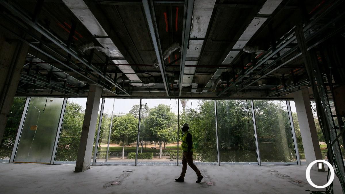 La vicepresidenta del Gobierno Carmen Calvo visita las obras de la Biblioteca del Estado