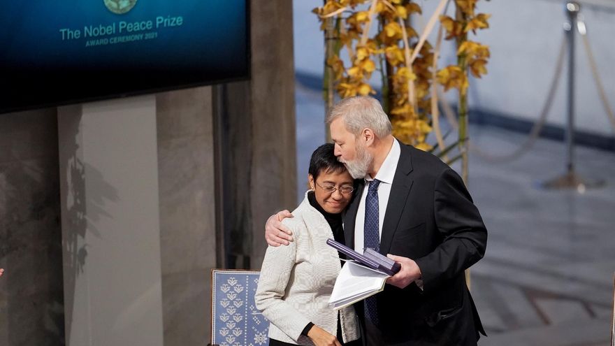 Dos periodistas amenazados en sus países recibieron el Premio Nobel de la Paz en Oslo