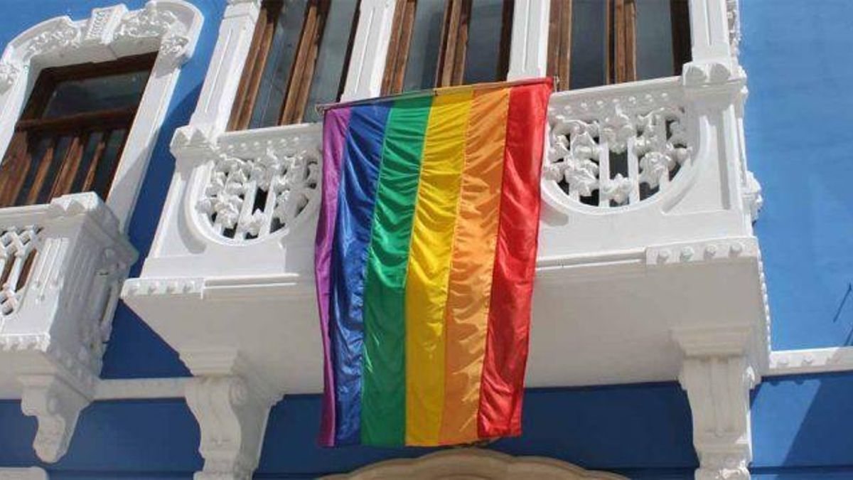 Bandera LGTBI+ en el Ayuntamiento de Bullas