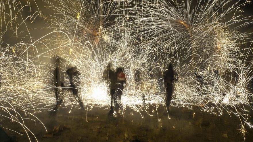 Elche bate récord de pólvora en una Nit de l'Albà "apoteósica" y con solo 6 heridos leves