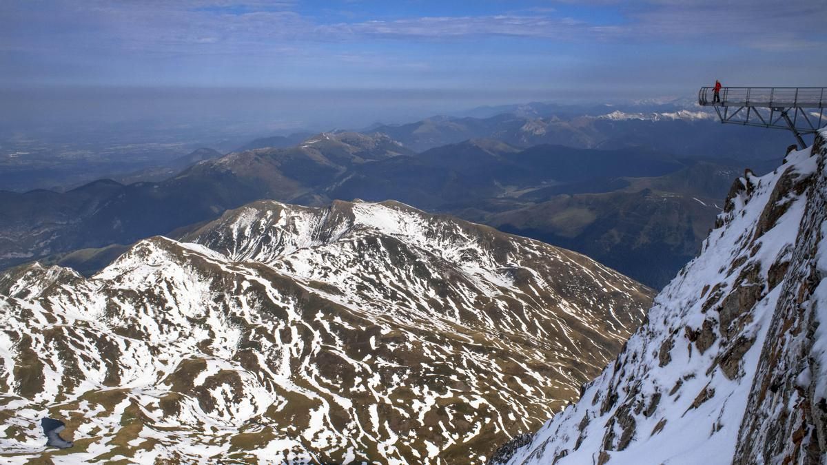 Cuatro muertos al estrellarse una avioneta en los Pirineos franceses junto a la frontera española