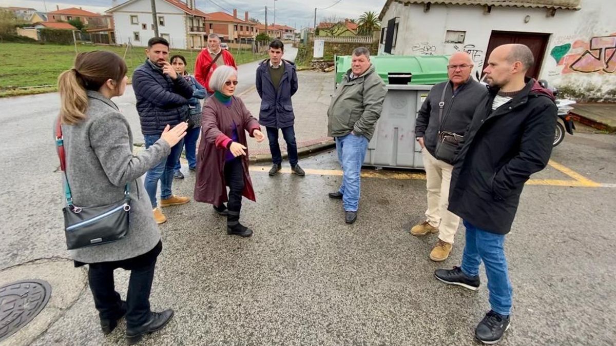 El portavoz del PSOE en el Ayuntamiento de Santander, Daniel Fernández, en la visita a San Román.