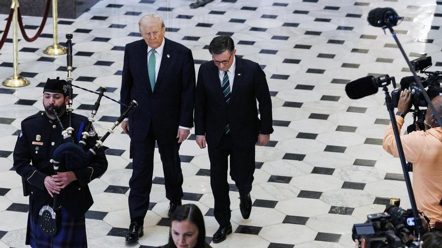 Donald Trump y el presidente de la Cámara de Representantes de EEUU, Mike Johnson, en marzo de 2026.