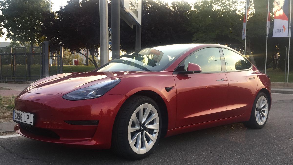 Tesla Model 3.