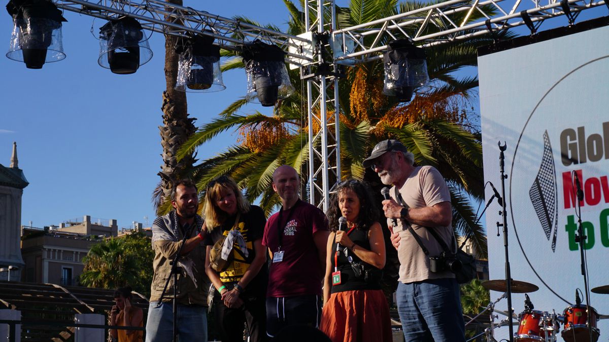 Tripulantes de la Global Sumud Flotilla: a la izquierda, Thiago Ávila, a la derecha, Liam Cunnigham.