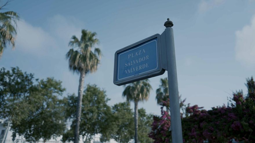 Fotograma del documental donde se puede ver la plaza que lleva su nombre en Torreblanca