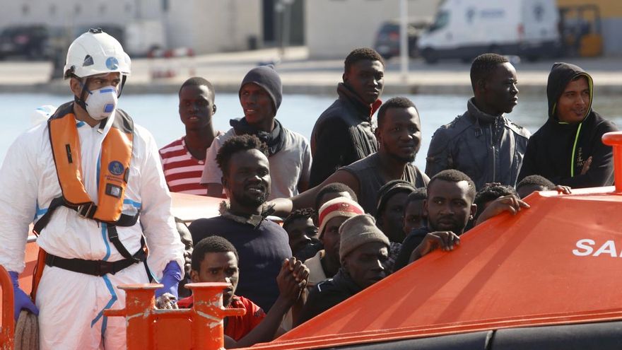 Andalucía registra un 63% menos de migrantes llegados en patera en 2019 y el Gobierno destaca la lucha contra las mafias