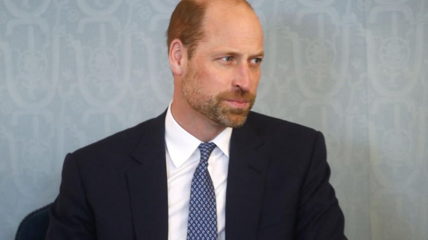 El príncipe Guillermo celebra su 43 cumpleaños con una foto rodeado de sus perros