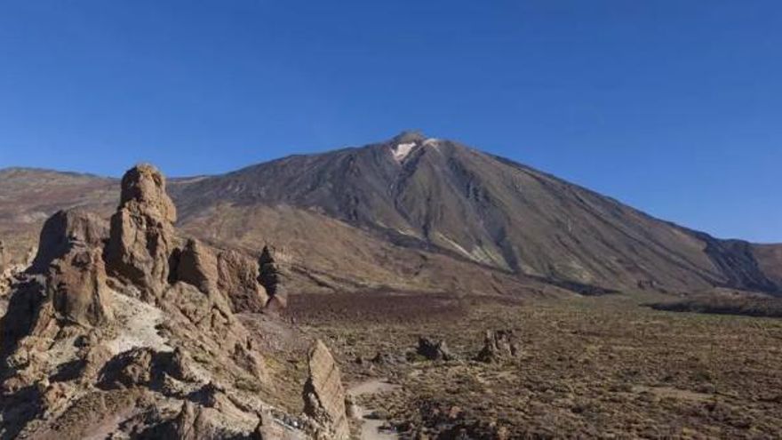 El Cabildo de Tenerife, sobre la polémica de un influencer en el Teide: "Un vídeo de consumo ligero no prueba irregularidad"