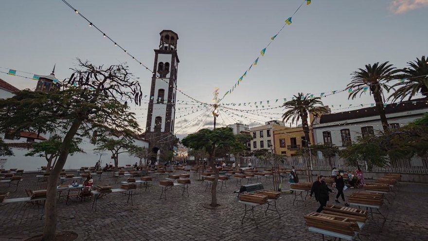 Minutos antes de arrancar el Baile de Magos de Santa Cruz de Tenerife. / FOTO: SOCIEDA DE DESARROLLO DE SANTA CRUZ