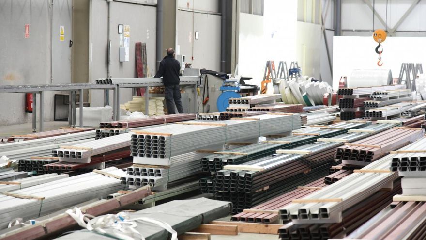 La producción industrial sigue al alza en Castilla-La Mancha pero es la región donde menos crece