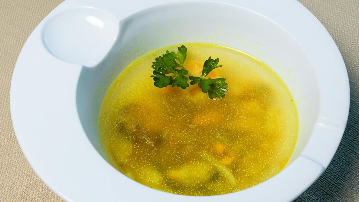 No necesitas de aditivos artificiales para elaborar un buen caldo de verduras