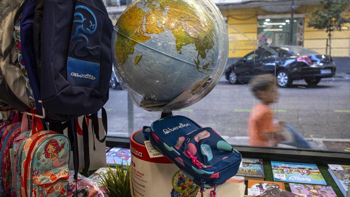 La vuelta al colegio supone 505 euros antes de pisar las aulas y más de mil por alumno en todo el curso en la pública