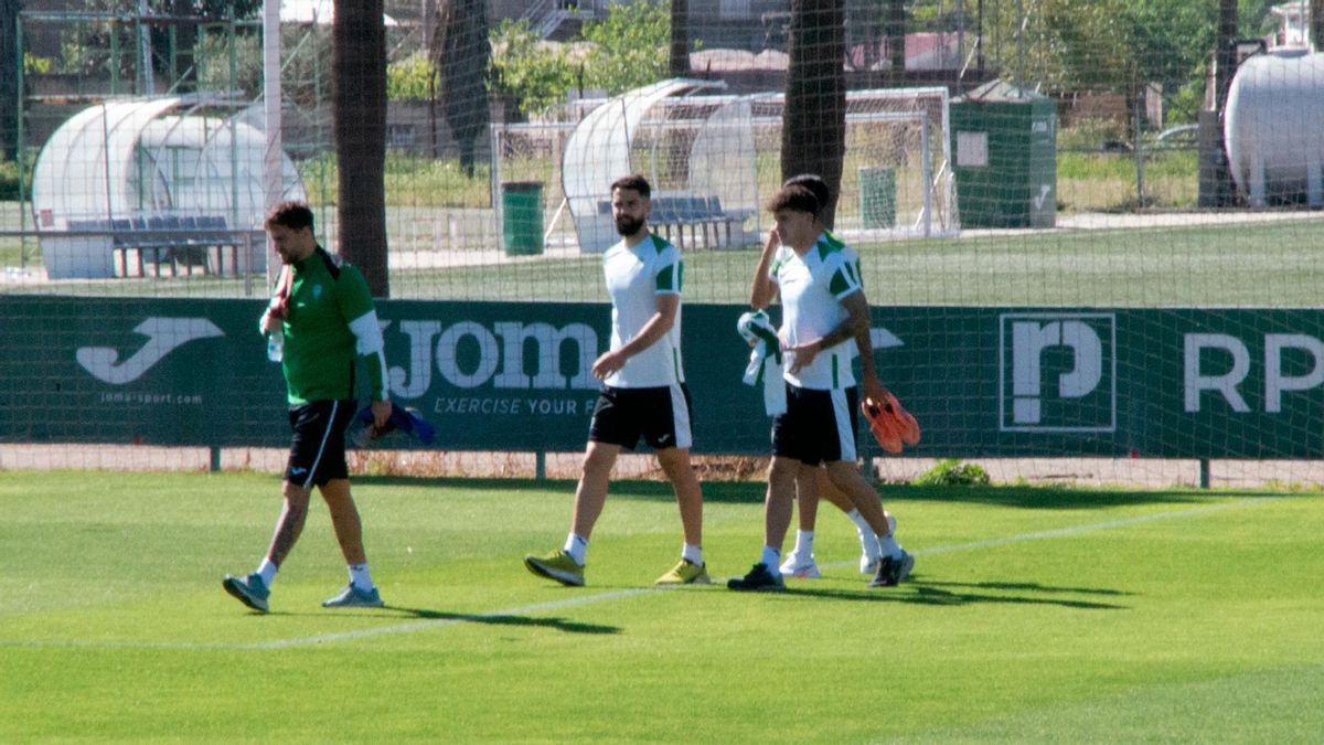 Xavi Sintes, Trilli y Álex López, junto con el readaptador