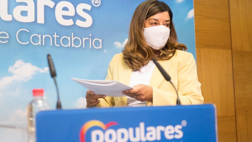 La presidenta del PP de Cantabria, María José Sáenz de Buruaga.