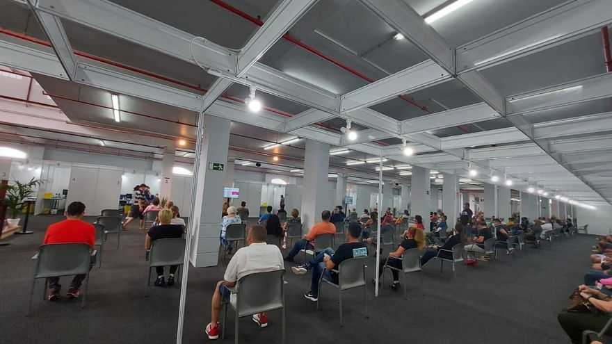 Canarias alcanza el medio millón de personas vacunadas contra la COVID con dos dosis