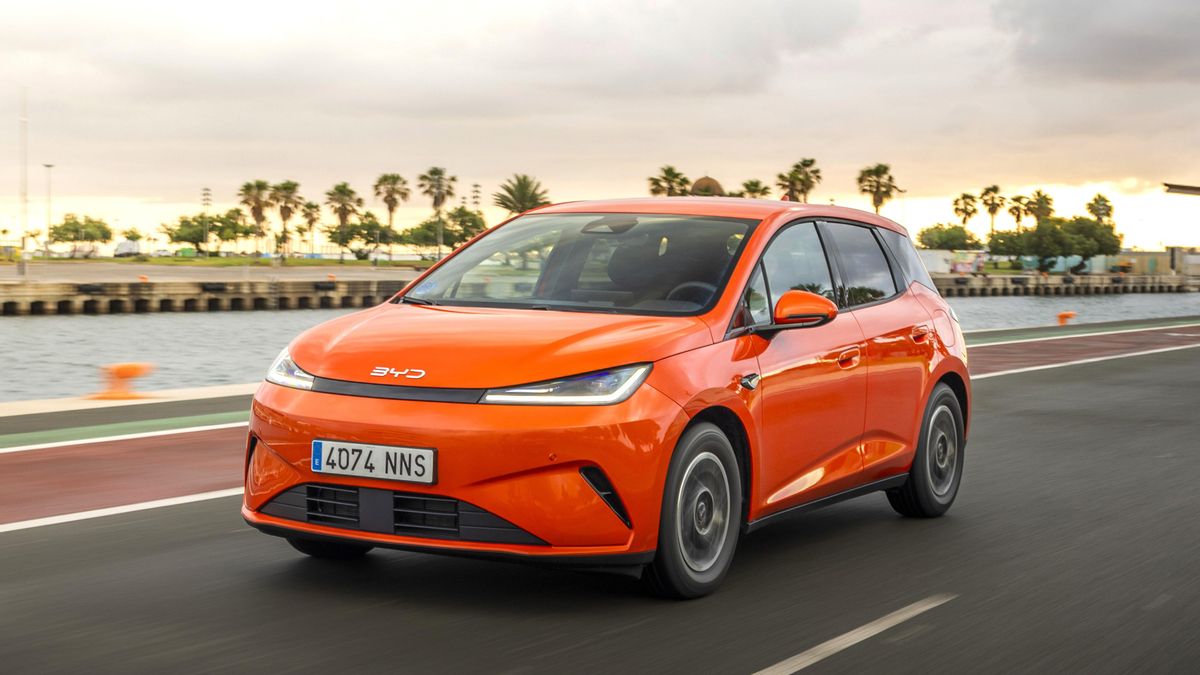BYD Dolphin G DM-i, un híbrido enchufable urbano con autonomía de coche grande